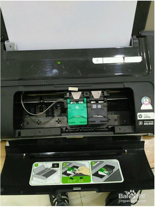 惠普100打印机更换墨盒3