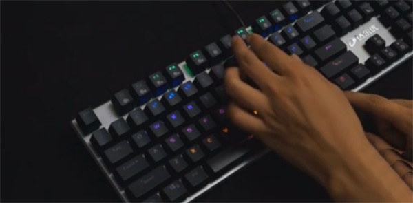 达尔优ek815键盘怎么调背光1