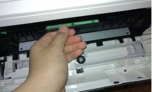 富士施乐2520打印机墨盒怎么更换3
